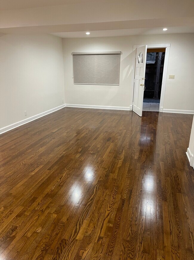 Foto del edificio - 12244 Magnolia Blvd