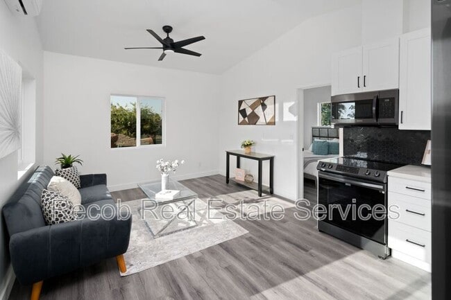 Foto del edificio - 4685 49th St