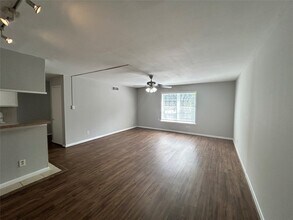 Building Photo - 807 Heights Blvd