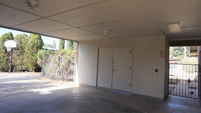 Foto del edificio - 1780 Driftwood Cir