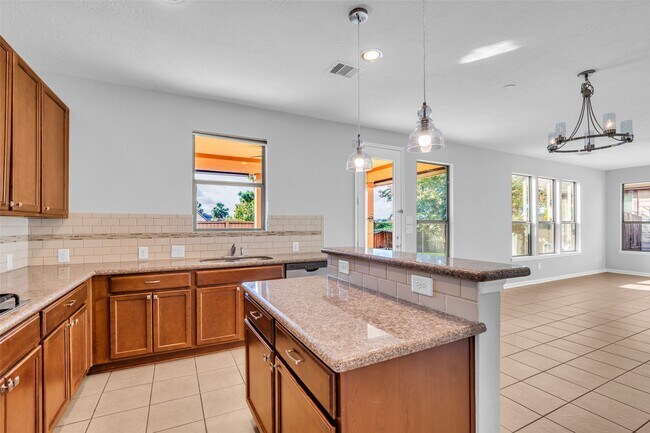 Building Photo - 29488 Salem Fields Dr