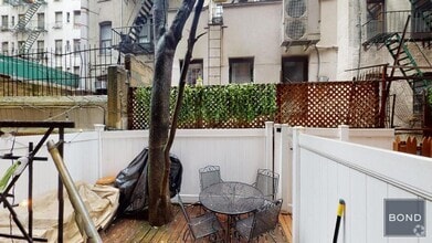 Building Photo - 248 Mott St