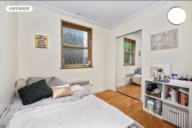 Foto del edificio - 420 E 11th St