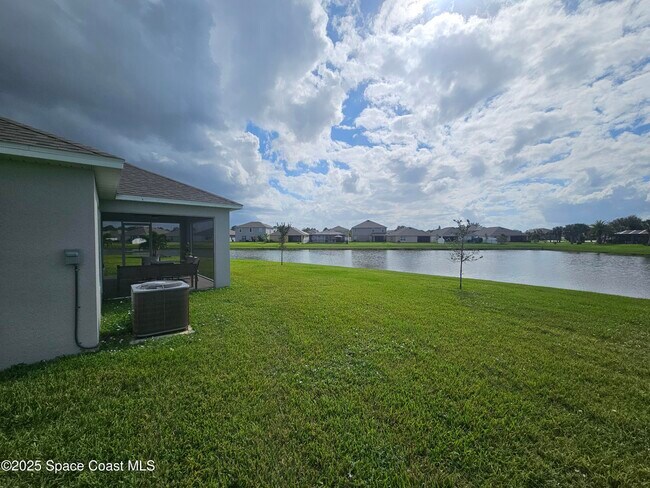 Foto del edificio - 586 Cooper Ct