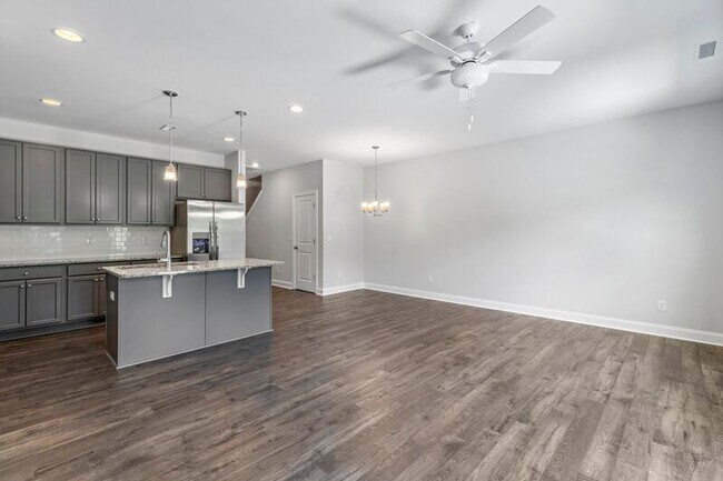 Foto del edificio - 416 Barrington Row Ave