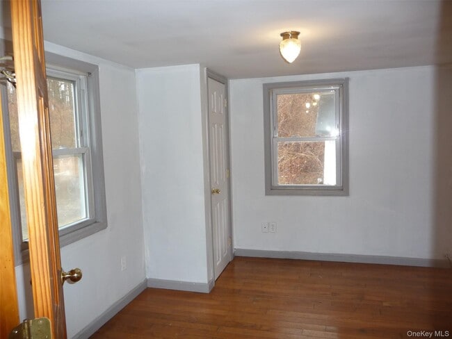 Building Photo - 18 Kelly Hill Rd