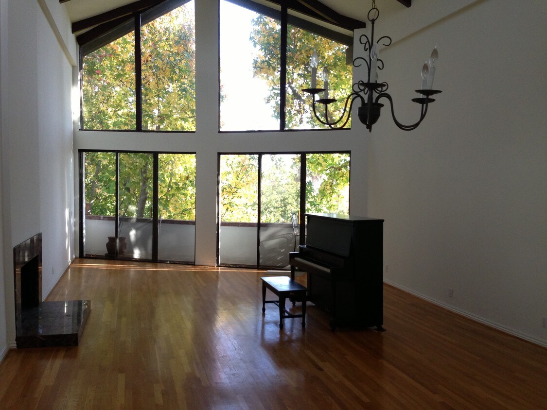 Foto principal - 831 S Gretna Green Way