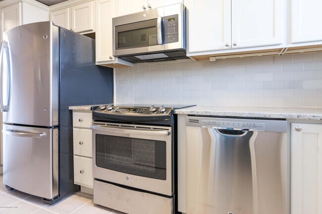 Building Photo - 448 Ocean Ave N