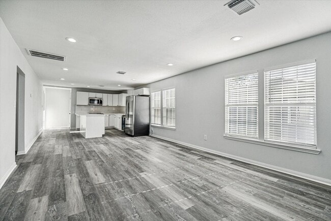 Building Photo - 7846 S Howton St