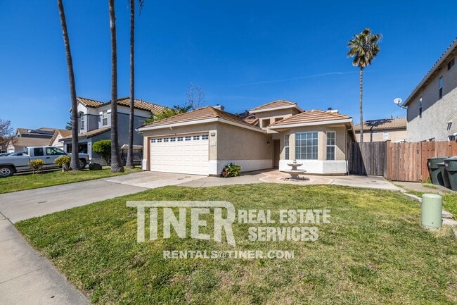 Building Photo - Contemporary Antelope Three Bedroom Home -...