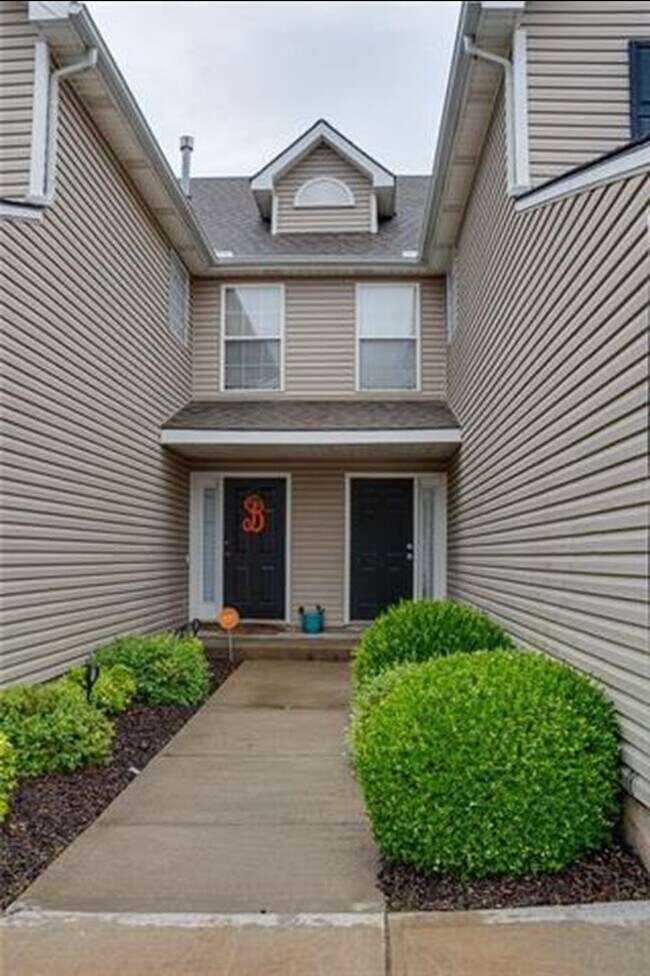 Building Photo - 2135 SW Gooseberry Ln