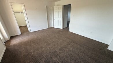 Building Photo - 7346 Autumn Sun Dr