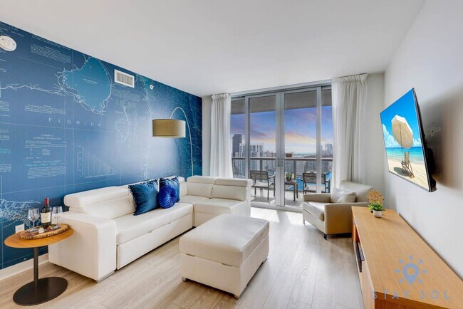 Building Photo - 2602 E Hallandale Beach Blvd