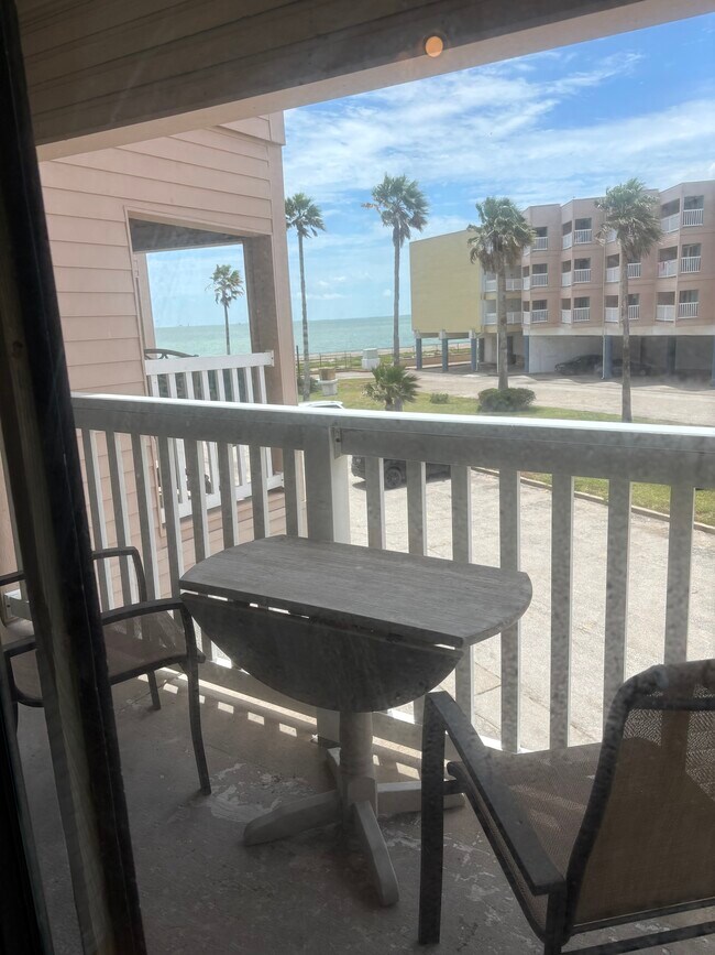 Building Photo - 3938 Surfside Blvd