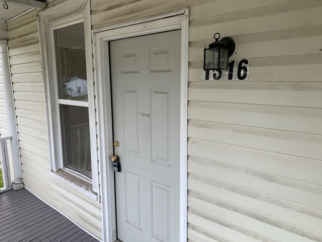 Building Photo - Clark1314-1316