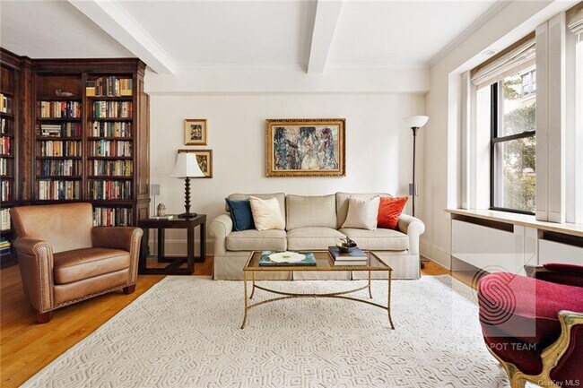 Foto del edificio - 327 West Dr