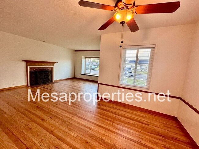 Foto del edificio - 1558 W 9th St