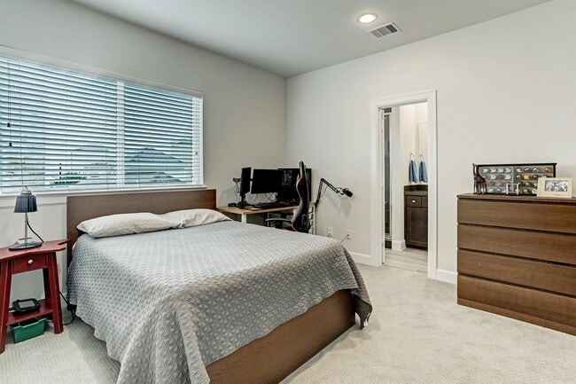 Building Photo - 307 Eado Park Cir