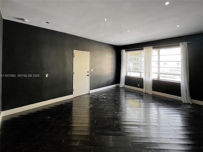 Building Photo - 742 12th St