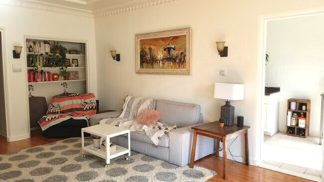 Foto del edificio - 4461 W 4th St