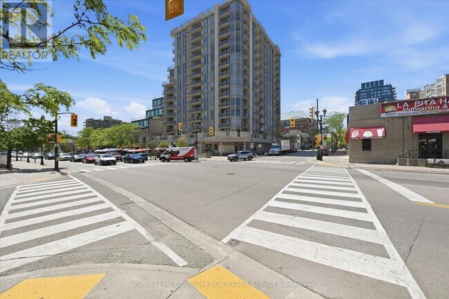 Photo du bâtiment - 1477 Lakeshore Rd.