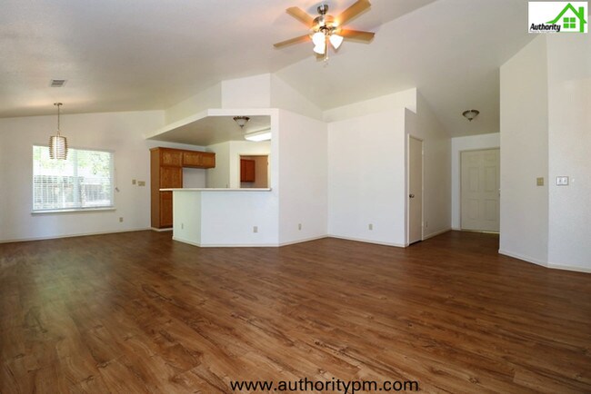 Foto del edificio - 3334 Oak St
