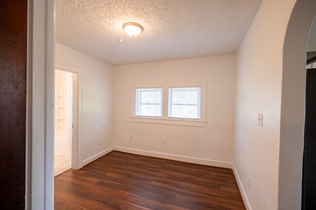 Foto del edificio - 433 N Randall St