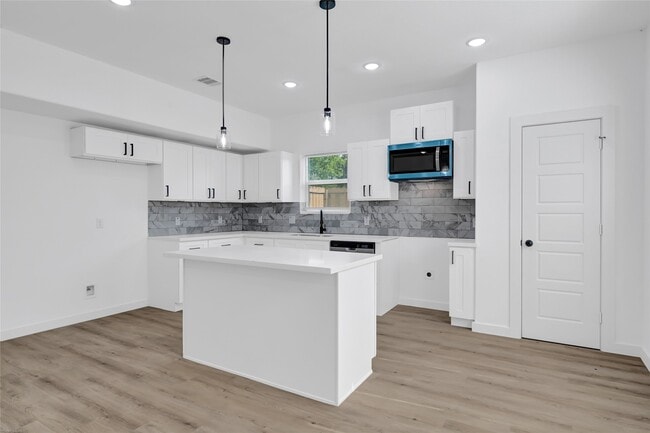 Foto del edificio - 8023 Birmingham St