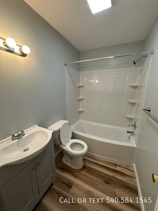 Photo - 517 S Maple St Apartment