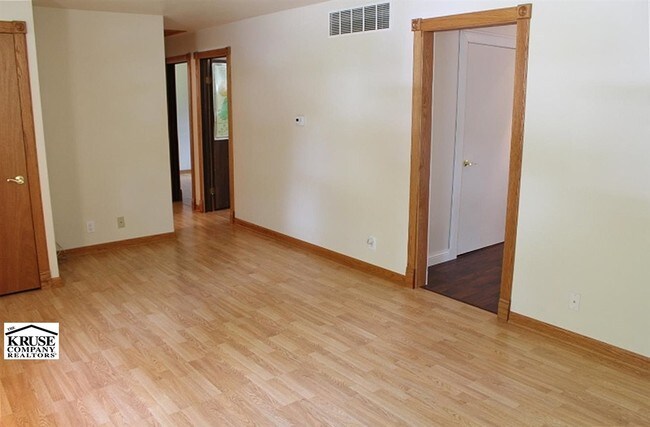 Foto del edificio - 4237 Sheffield Rd
