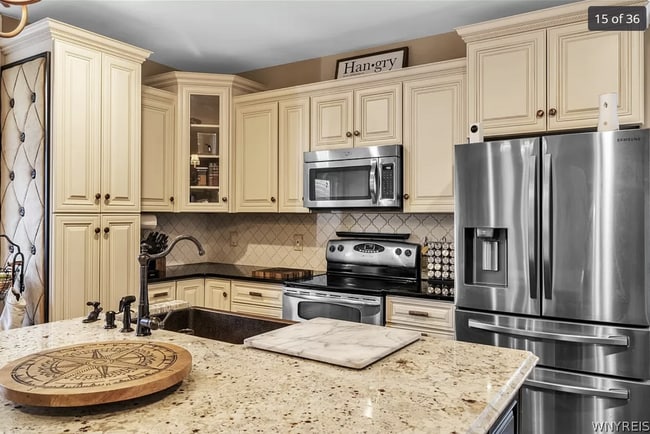 Kitchen - 61 Park St