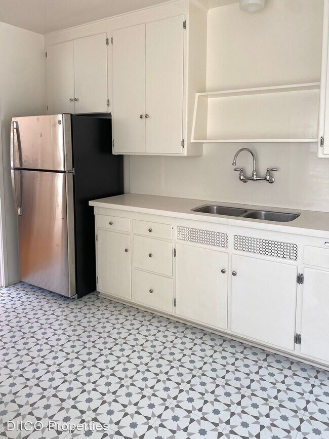 Building Photo - 1 br, 1 bath Apartment - 1536-1542  Vetera...