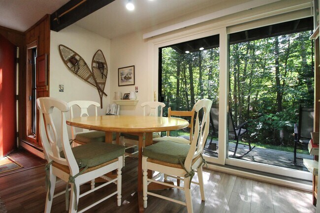 Foto del edificio - 101 Snow's Brook Rd