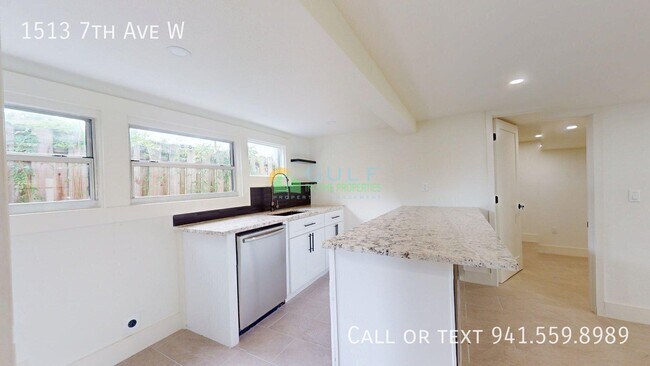 Building Photo - 1513 7th Ave W