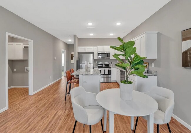 Foto del edificio - 280 E Ford St