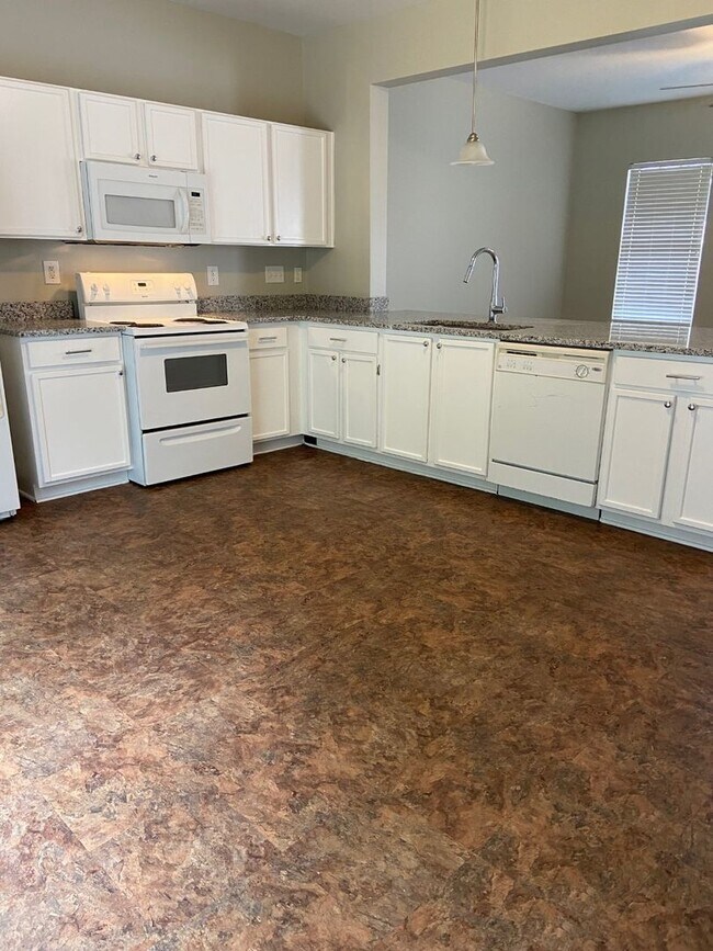 Building Photo - Coming Soon! 3 bedroom/ 2.5 bathroom Townhouse!