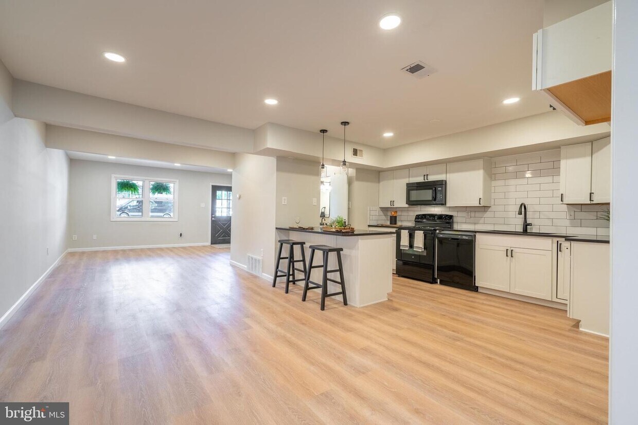 342 State St, East Greenville, PA 18041 Townhouse for Rent in East