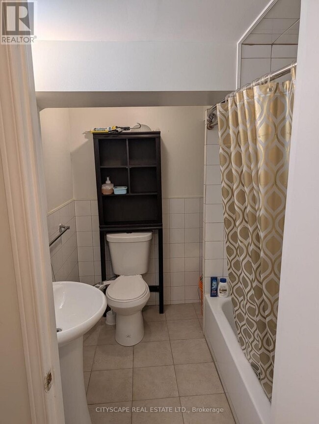 Building Photo - 6393 Chaumont Crescent