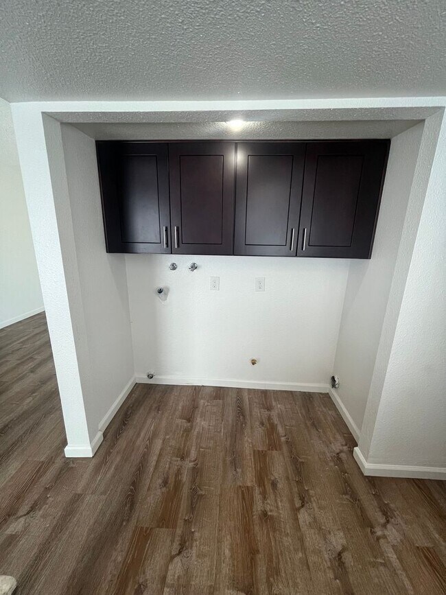 Foto del edificio - 156-158 W. Center St