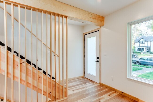 Foto del edificio - 3907 Xerxes Ave S
