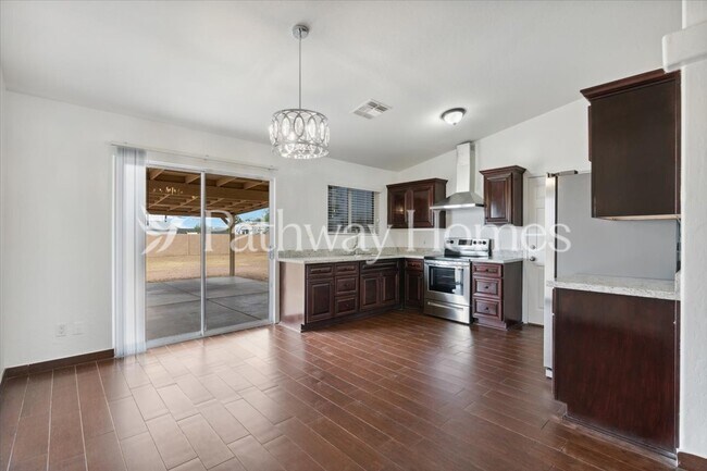 Building Photo - 774 S Ocotillo Dr