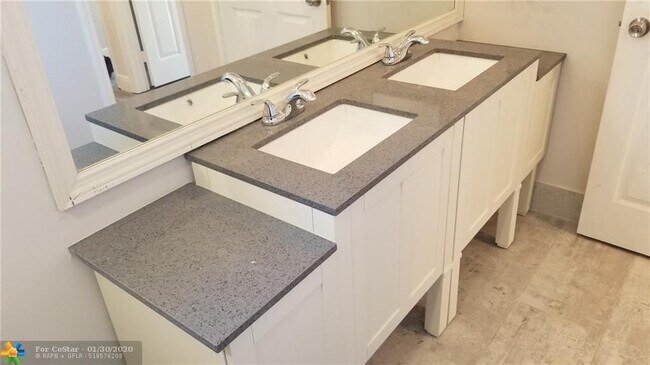 Foto del edificio - 10773 SW 14th Pl