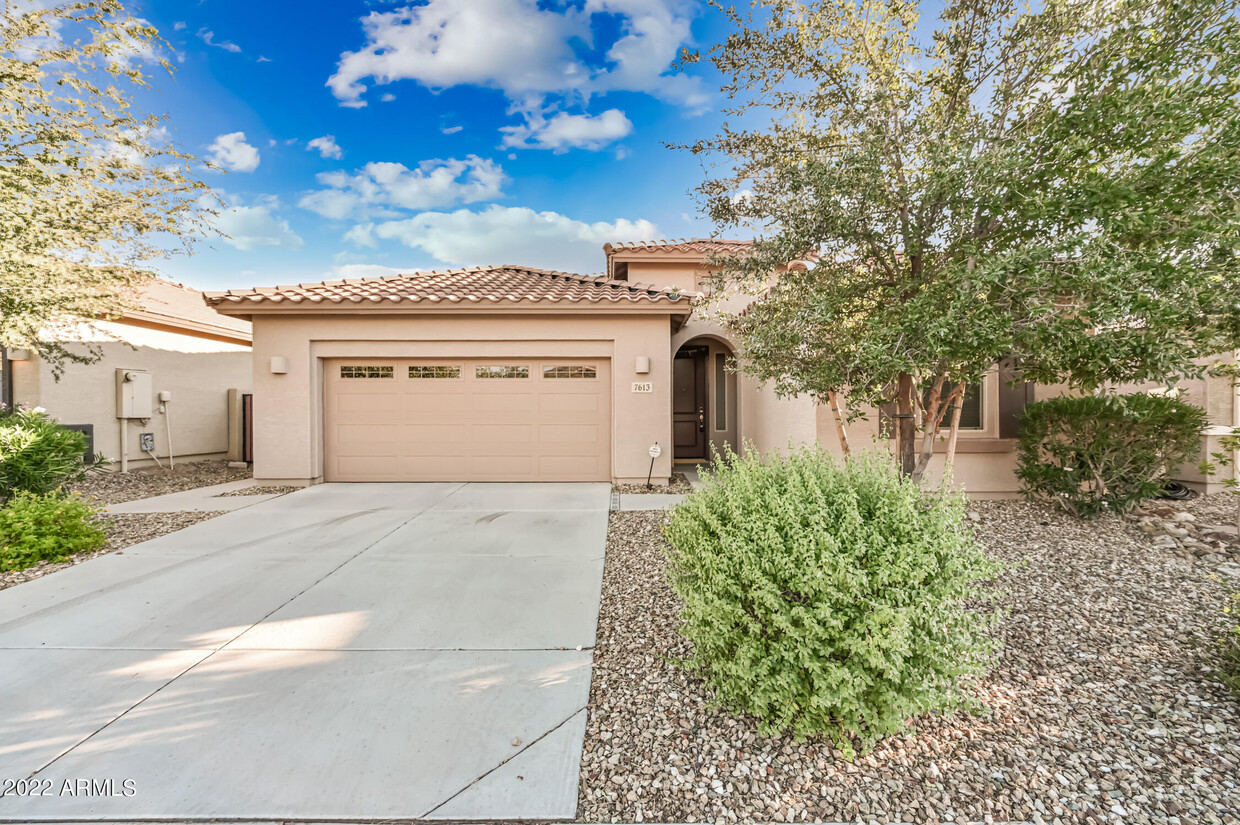 Foto principal - 7613 W Quail Track Dr