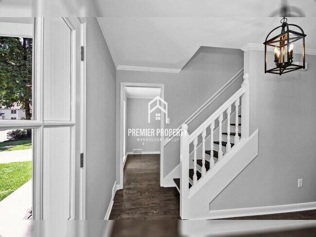 Building Photo - 2131 Hundred Oaks Cove