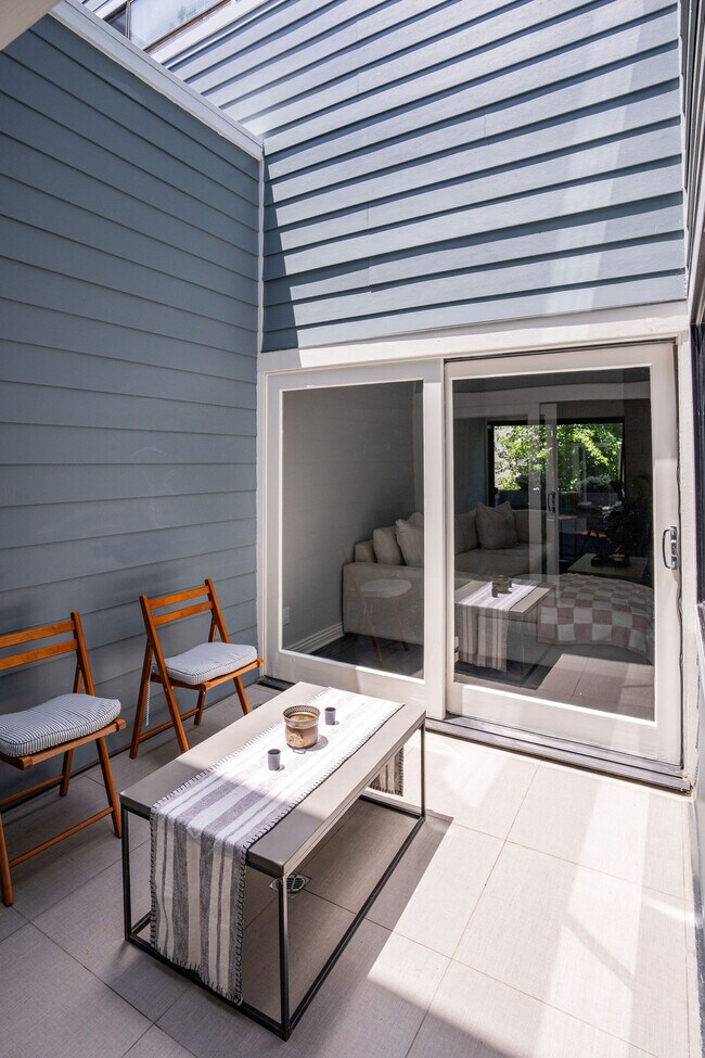 Indoor/Outdoor Atrium - 5811 Etiwanda Ave