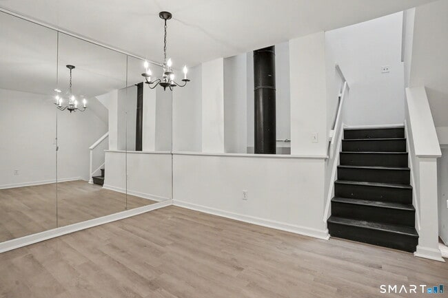 Building Photo - 49 Deer Run