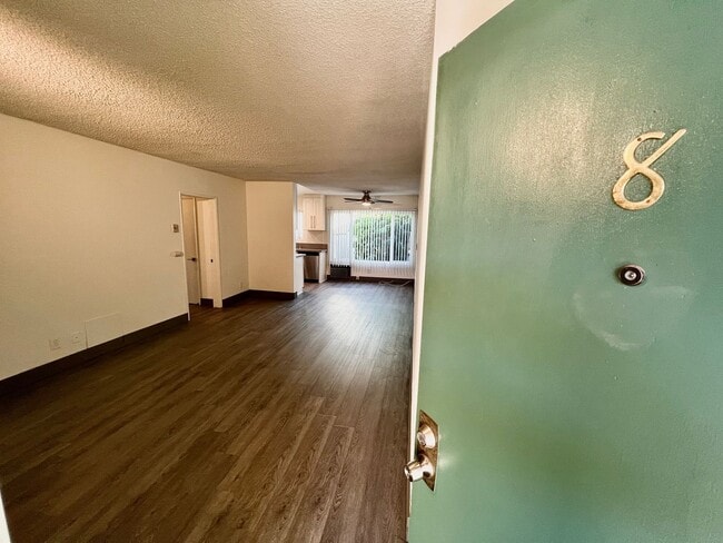 Building Photo - 3359 Mentone Ave