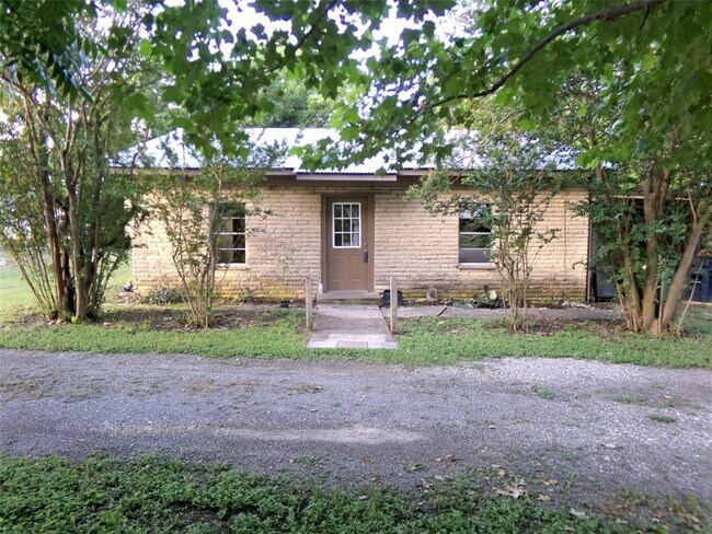 Foto del edificio - 15251 W State Hwy 29