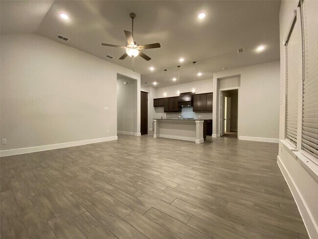Building Photo - Elegant 1-story home built in 2022