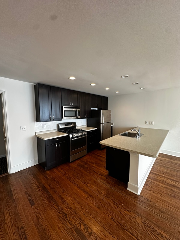 Foto del edificio - 1039 N Cass St